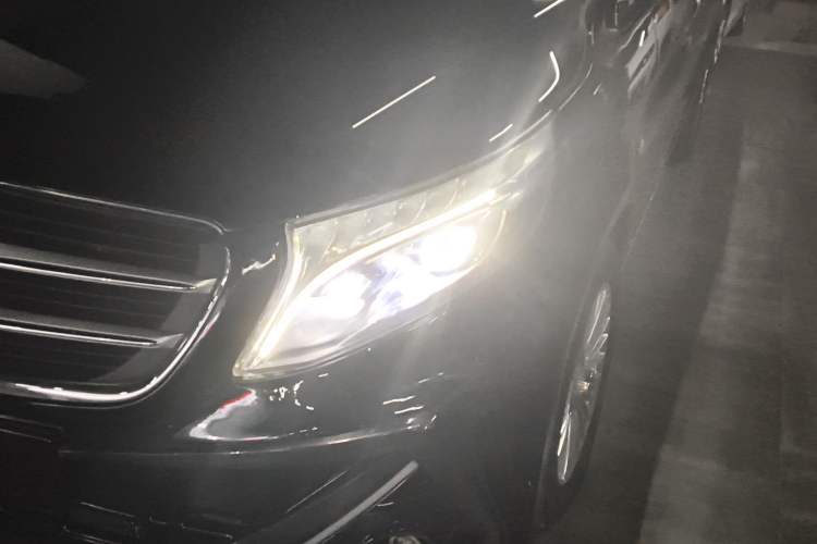 Used Mercedes-Benz V-Class 
