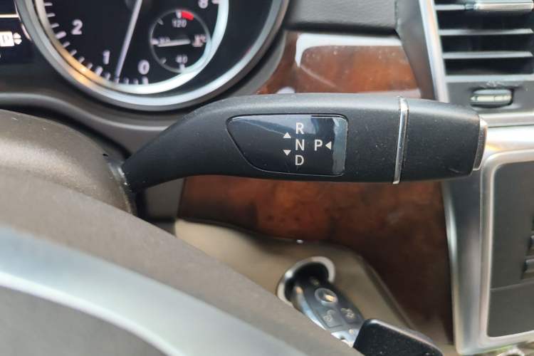 Used Mercedes-Benz M-Class 2012 ML 350 Sport Edition Gear Lever