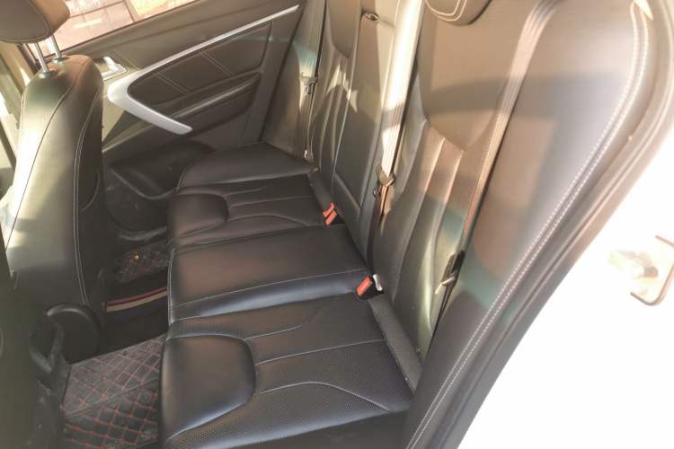 Used Geely Auto Emgrand 2017 Sedan Million Edition 1.5L Manual - Upward Version