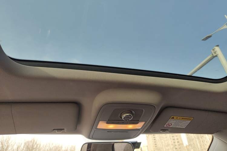 Used Roewe RX5 2018 20T Two-Wheel Drive Manual Flagship Edition
