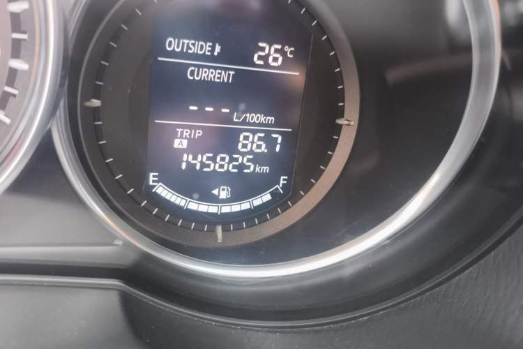 Used Mazda CX-5 2013 2.5L Automatic 4x4 Luxury Version Odometer Close Up