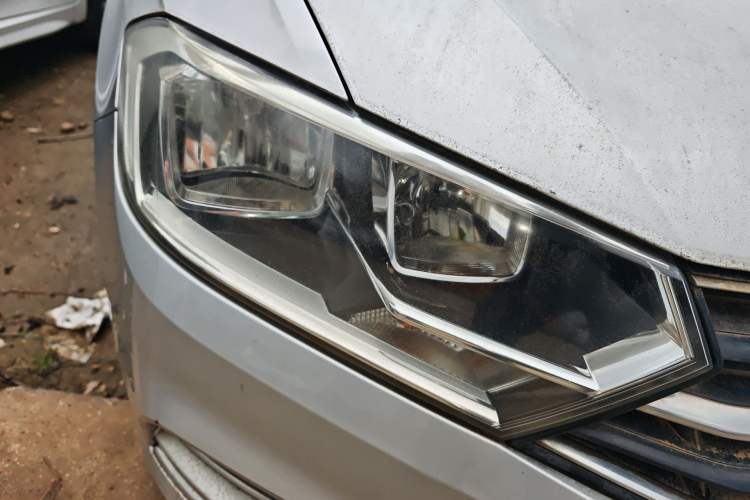 Used Volkswagen Bora 2016 1.6L Manual Comfort Model Right Front Headlight