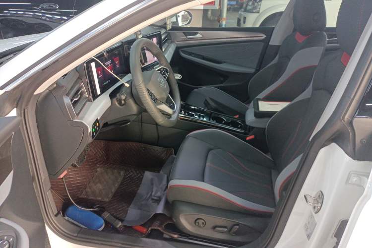 Used Volkswagen Lamando 2024 Lavida L 280TSI DSG Cool & Spicy Edition
