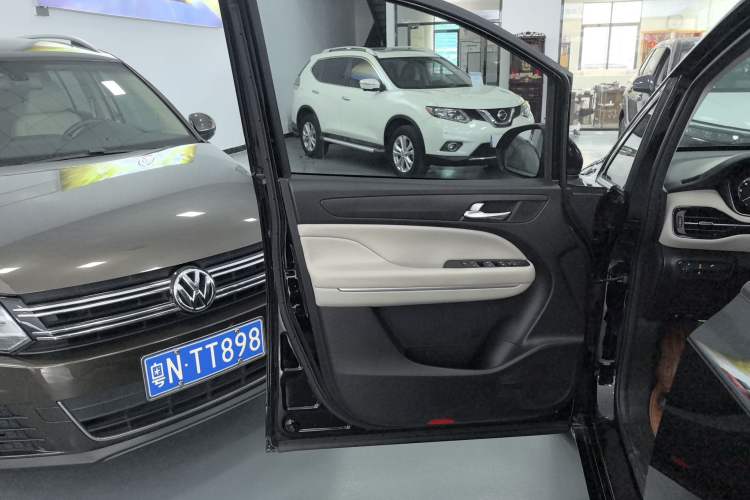 Used GAC Trumpchi M6 2019 270T DCT Elite Edition (7-seater) China VI