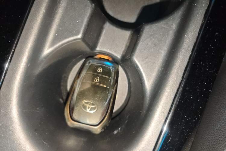 Used Toyota FRONTLANDER 2024 2.0L CVT Luxury Edition
