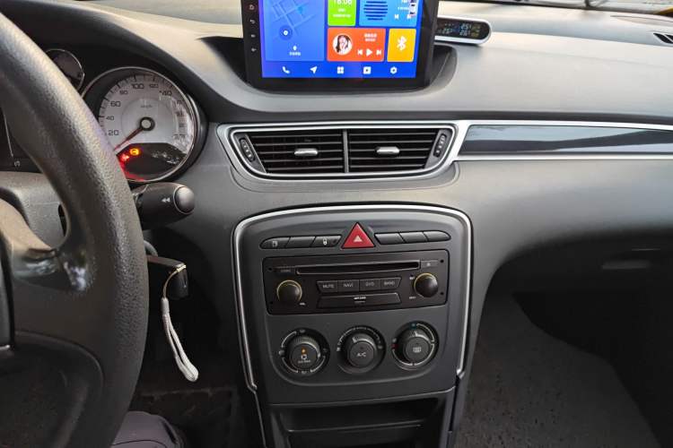 Used Peugeot 308 2014 Enjoy Edition Classic 1.6L Manual YouShang Model Audio And AC Panel