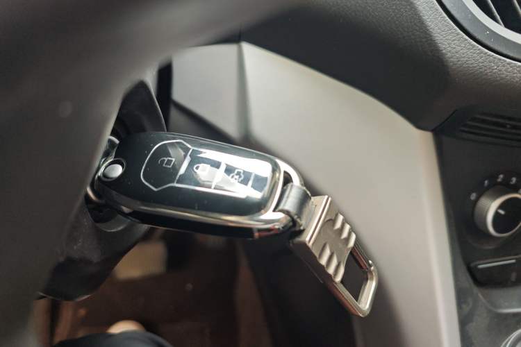 Used Ford Kuga 2013 1.6L GTDi Two-Wheel-Drive Comfort Model Vehicle Key