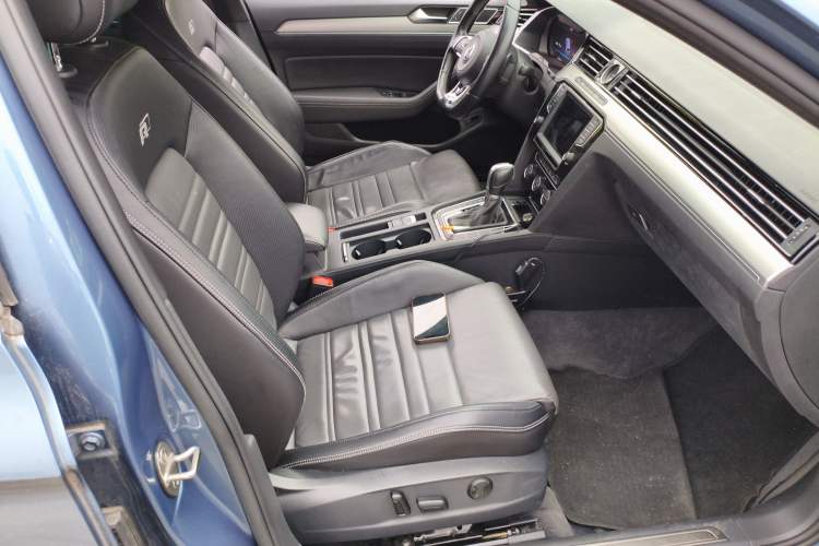 Used Volkswagen Variant 2016 380TSI Two-Wheel Drive R-Line Version Right Front Seat