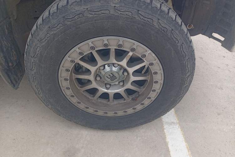 Used Toyota Prado 2010 4.0L Automatic TX-L Right Front Wheel Hub