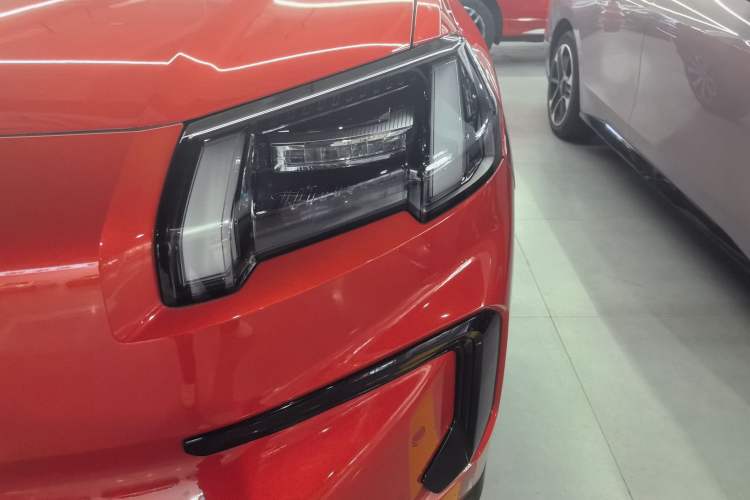 Used AION V 2024 Aion Tyrannosaurus 650 LiDAR Edition Left Front Headlight