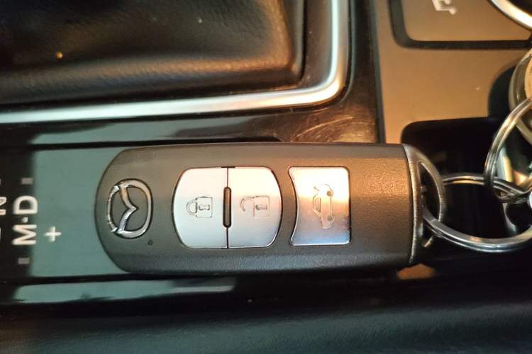 Used Mazda 3 Axela 2017 Sedan 1.5L Automatic Luxury Model Emission Standard China V