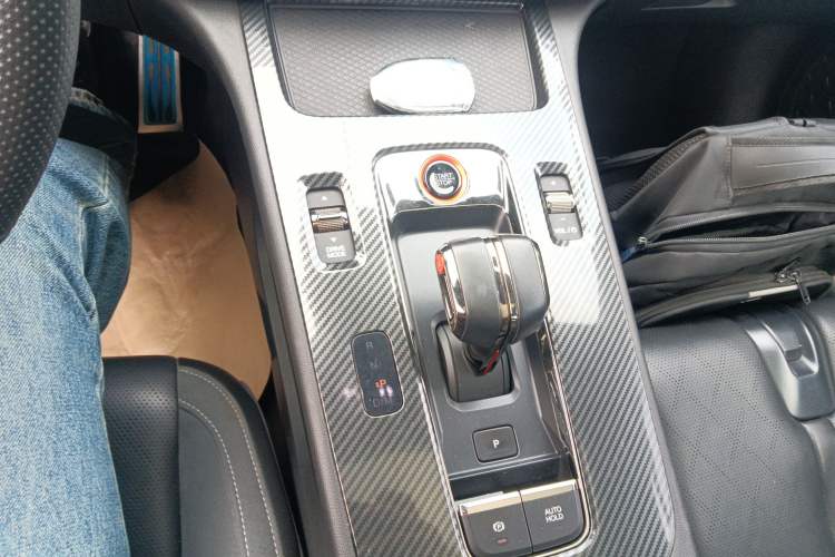 Used GAC Trumpchi EMPOW 2023 400T Automatic R MAX Gear Lever