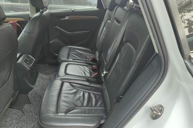Used Audi Q5 2013 45 TFSI quattro off-road version Left Rear Seat