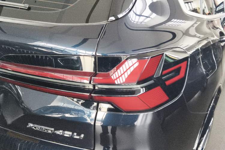 Used BMW X5 2023 xDrive 40Li M Sport Package