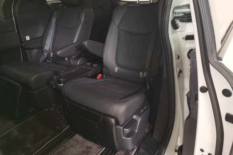 Used Toyota Sienna 2024 2.5L Hybrid Four-Wheel Drive Prestige Edition