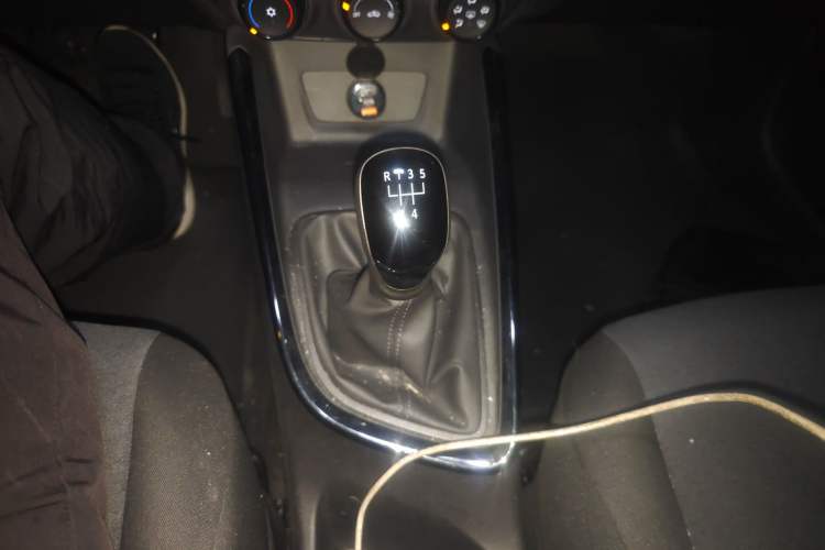 Used Chevrolet Cavalier 2020 320 Manual Enjoyment Edition Gear Lever