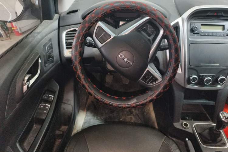 Used JMC Baodian 2020 2.5T Diesel Two-Wheel Drive Comfort Edition Standard Wheelbase JX4D25A6L