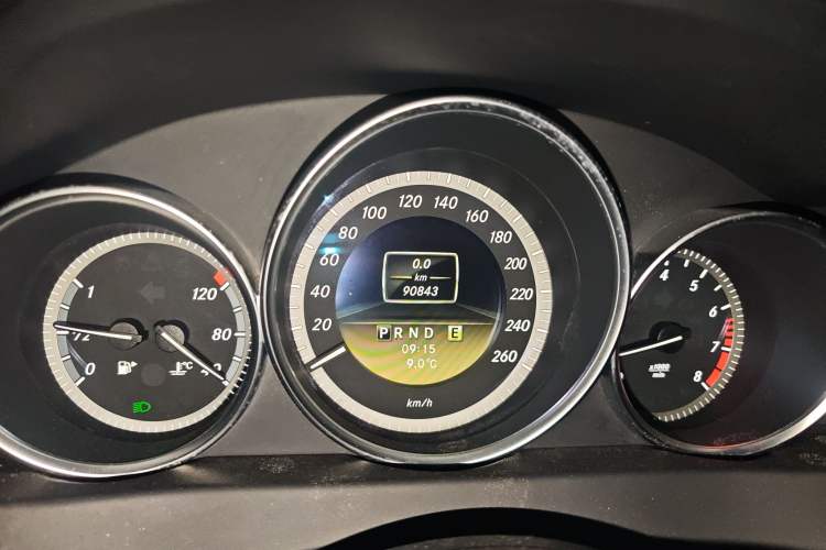 Used Mercedes-Benz C-Class 2011 C 180K Classic model