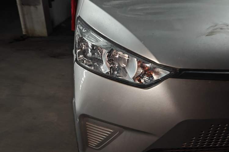 Used Wuling EV50 2022 Affordable Model Anchi with 35.904 kWh
