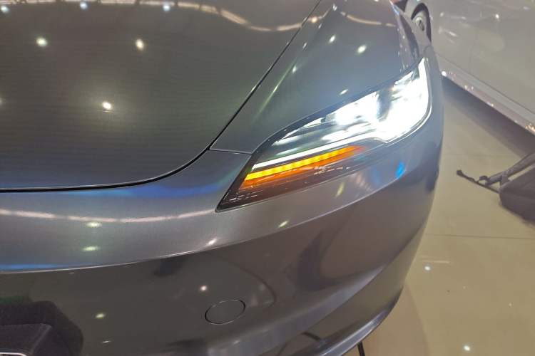 Used Tesla Model 3 2023 Rear-Wheel-Drive Version