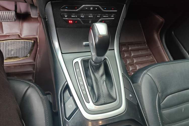 Used Ford Edge 2018 EcoBoost 245 Four-Wheel Drive Titanium 7-Seater
