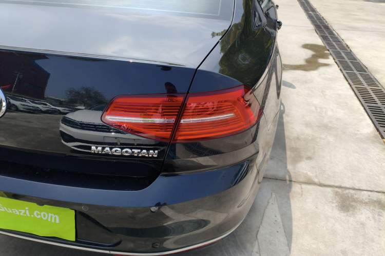 Used Volkswagen Magotan 2018 280TSI DSG Enjoyment Model Right Rear Taillight