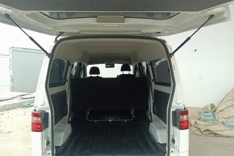 Used Jinbei Gold Hiace M Classic 2024 1.5L Engineering Lion Passenger Vehicle 5 Seats