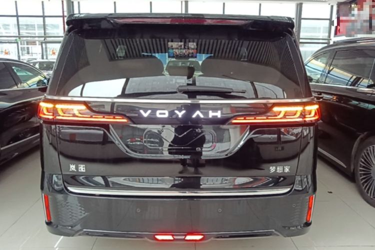 Used VOYAH Dream 2025 PHEV Four-Wheel-Drive Flagship Kunpeng Edition Rear