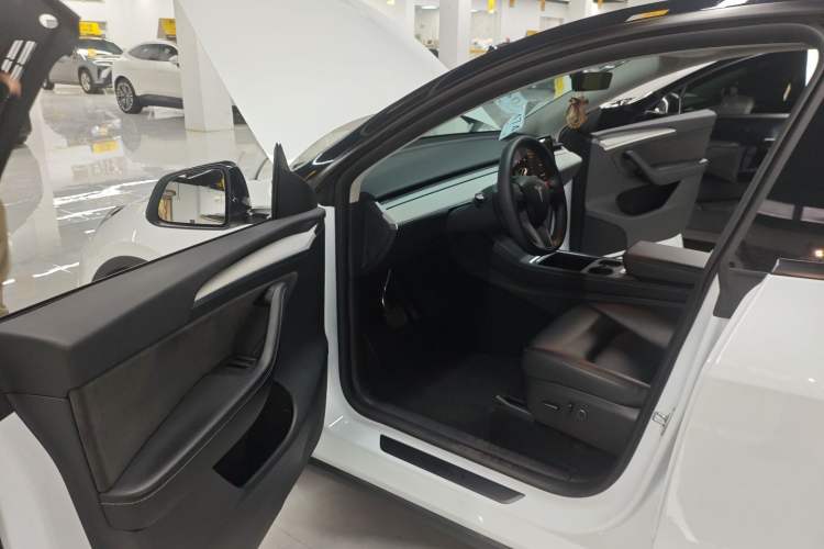 Used Tesla Model Y 2024 Rear-Wheel-Drive Version