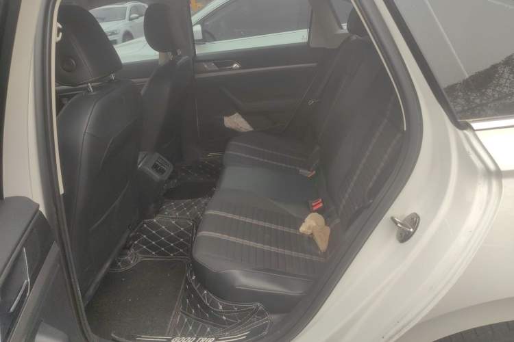 Used Volkswagen Lavida 2019 1.5L Automatic Vision Edition China VI Standard Left Rear Seat