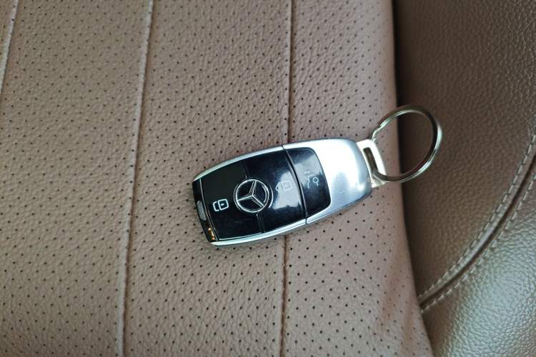 Used Mercedes-Benz E-Class 2022 Revised Version E 300 L Luxury Edition Interior 1