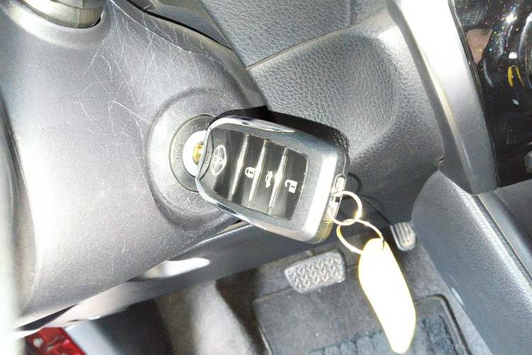 Used Toyota YARiS L Zhi Xuan 2020 1.5L CVT Leading Edition Vehicle Key