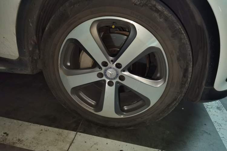 Used Mercedes-Benz GLC 2016 GLC 300 4MATIC Dynamic Model Exterior 7