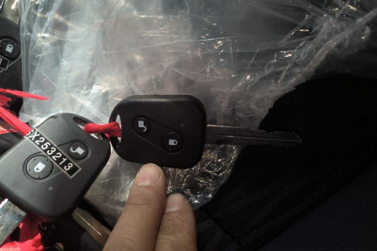 Used SRM Haoyun 2025 Launch Edition Farady 42.3 kWh 305 km 6 seats
