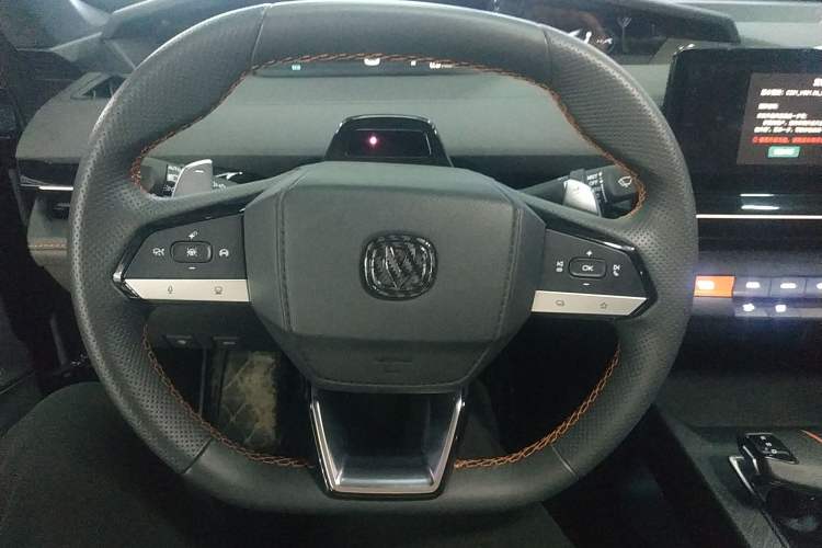 Used CHANGAN UNI-V 2023 1.5T Prestige Model
