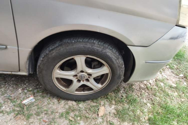 Used Dongfeng Shuaike 2011 1.6L Manual Luxury 7-Seater Right Front Wheel Hub