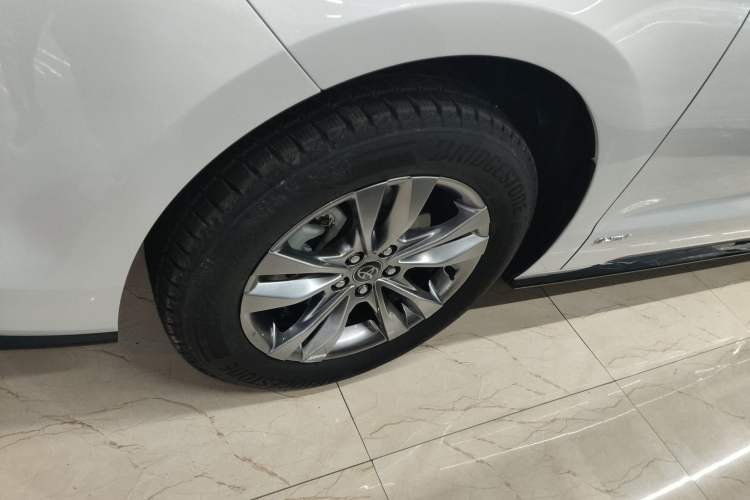 Used Toyota SIENNA 2024 2.5L Hybrid Four-Wheel Drive Prestige Edition Left Front Wheel Hub