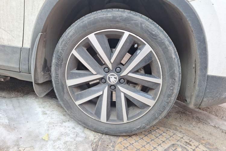 Used Skoda Kamiq 2018 1.5L Automatic Comfort Edition China VI Standard Right Front Wheel Hub
