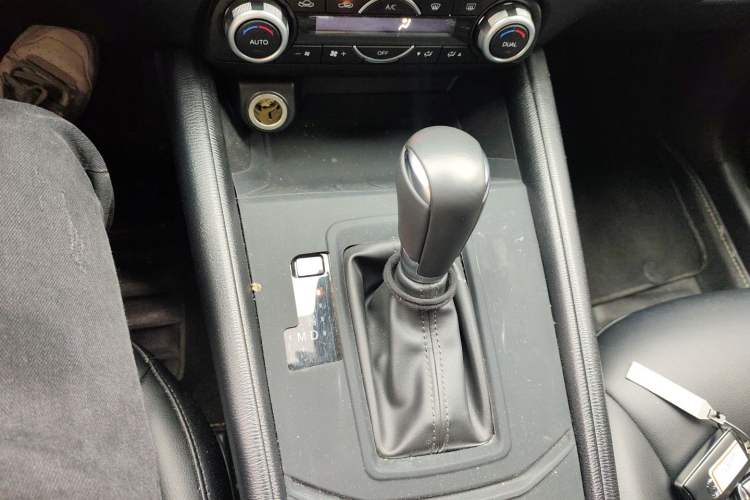 Used Mazda CX-5 2024 2.0L Automatic Two-Wheel Drive ZhiShang Pro Gear Lever
