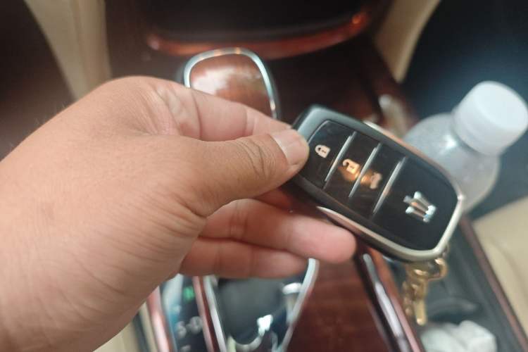 Used Toyota Crown 2015 2.0T Fashion Edition
