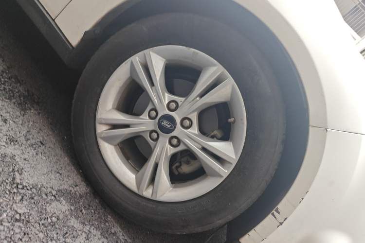 Used Ford Focus 2012 Sedan 1.6L Automatic Fashion Edition