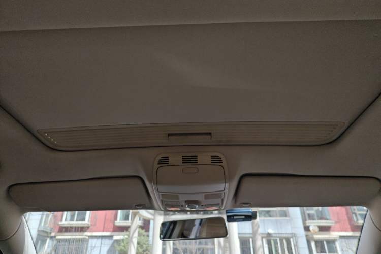 Used Volkswagen Magotan 2012 1.8TSI Luxury Model Headliner