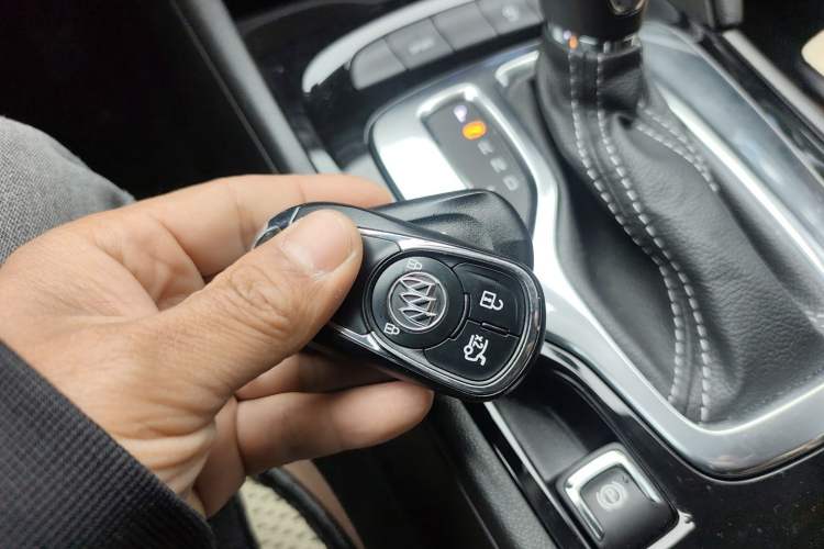 Used Buick Regal 2019 Revised 20T Luxury Version China VI Standard Vehicle Key