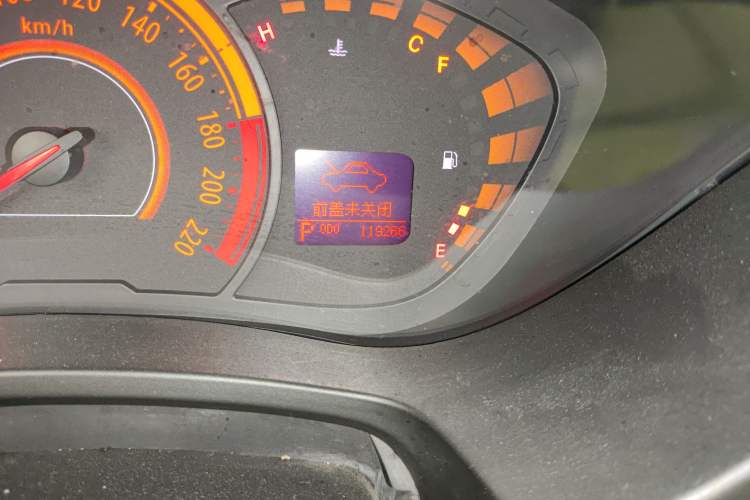 Used GAC Trumpchi GA3 2013 1.6L Automatic Elite ESP Edition Odometer Close Up