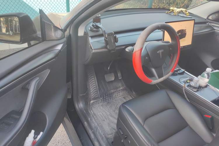 Used Tesla Model Y 2022 Rear-Wheel-Drive Version
