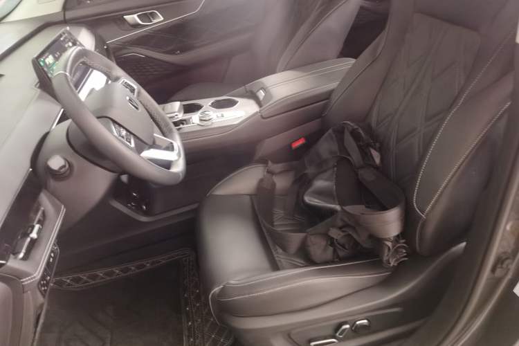 Used Changan UNI-K 2024 2.0T Two-Wheel Drive Global Edition
