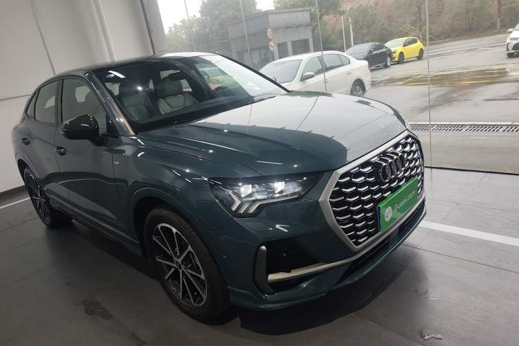 Used Audi Q3 Sportback 2023 Facelift 45 TFSI quattro Luxury Edition Front Right 45 Deg