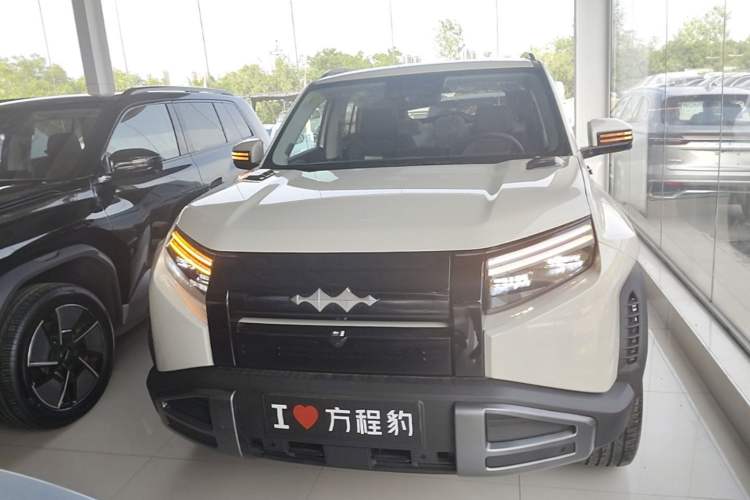 Used Formula Leopard Titanium 3 2025 501KM All-Wheel Drive Intelligent Driving Ultra Version
