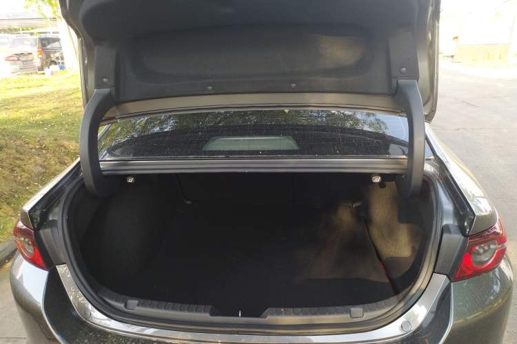 Used Mazda 3 Axela 2021 2.0L Automatic ZhiXuan Edition Trunk