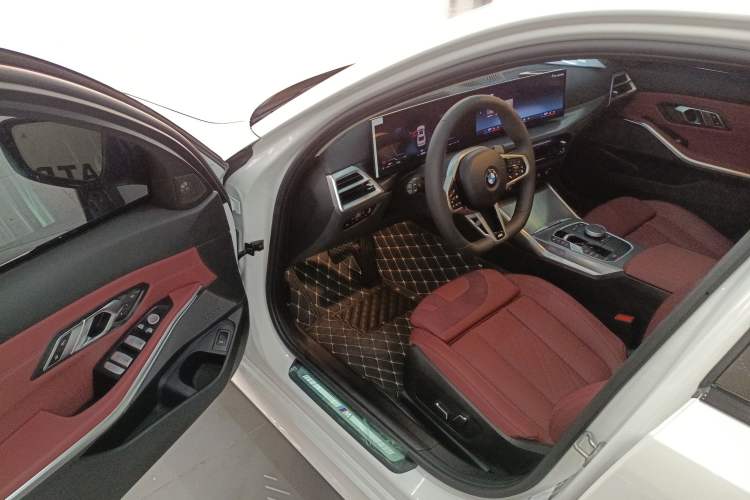 Used BMW 3 Series 2025 330Li M Sport Shadowline Package Driver Seat